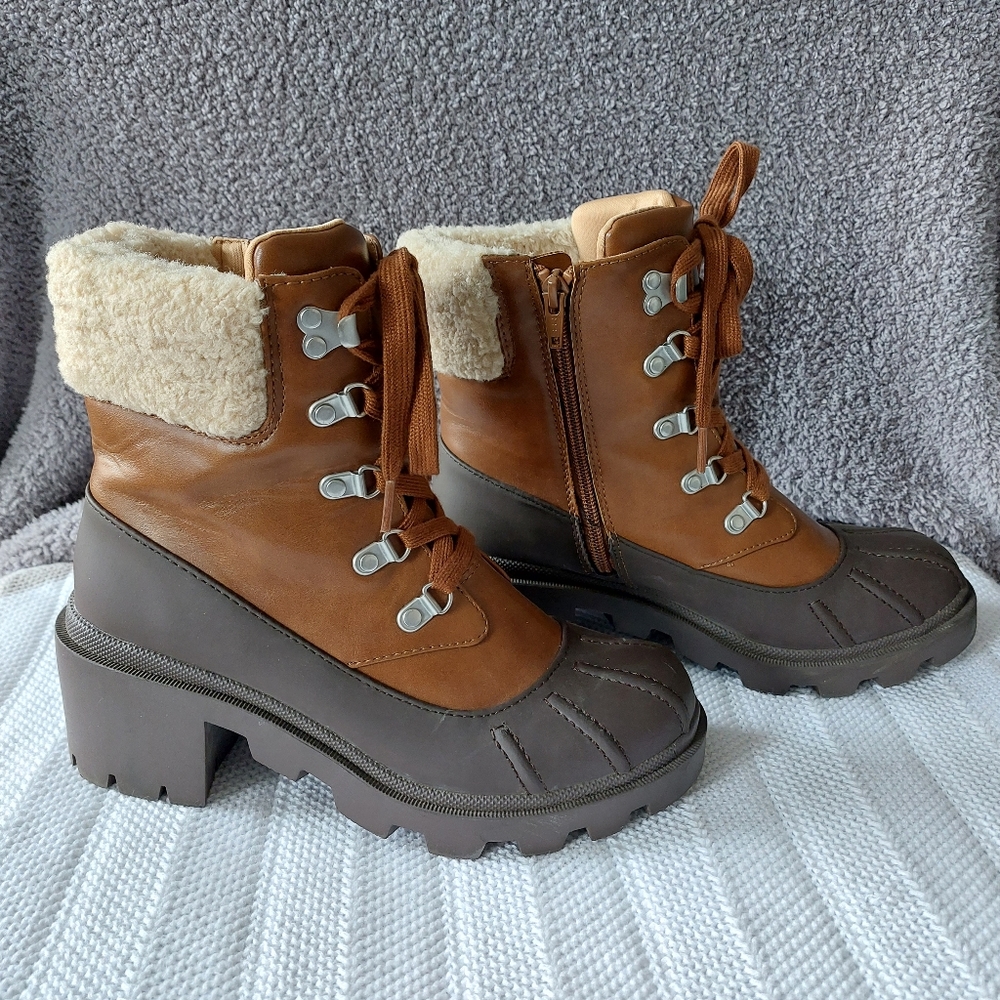 Women brown boots